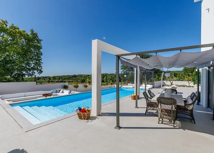Valhalla Barat (Rovinj)